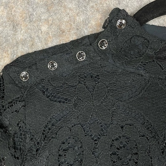 Maeve Anthropologie Black Lace Button Shoulder Romantic Feminine Charming Top MP - Picture 4 of 14